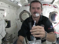 Как моют руки в космосе