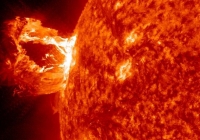 Мощная магнитная буря на Земле спровоцирована вспышкой на Солнце.