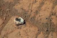 На Марсе двигаются камни