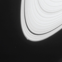 У Сатурна появляется новая луна