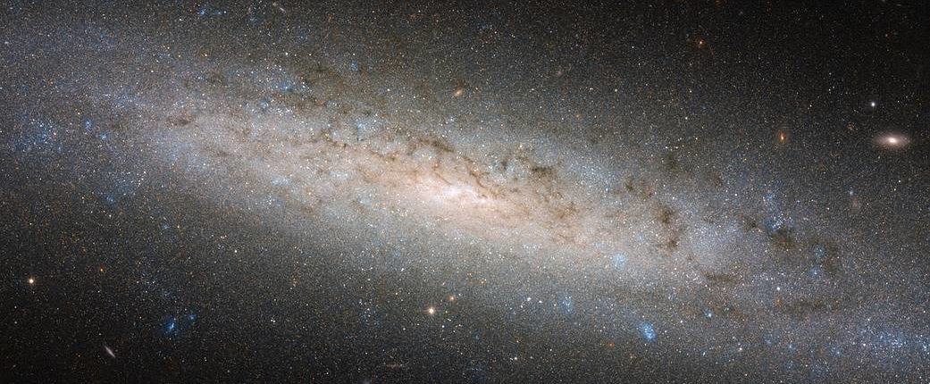 Телескоп «Хаббл» изучил недоступную ранее галактику NGC 24