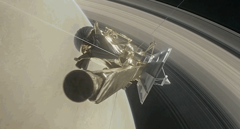 «Кассини» обнаружил «большую пустоту» возле Сатурна