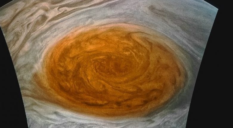 Зонд Juno передал супер — близкие снимки «Красного пятна» Юпитера
