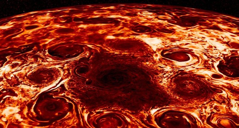 Космический аппарат Juno показал Юпитер, каким его никогда раньше не видели