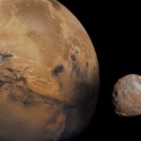 На Марс упал астероид, а после появились его спутники