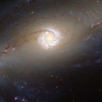 Учёные обнаружили около 500 загадочных взрывов в галактических ядрах