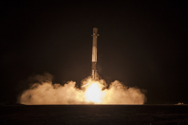 Компания Space X успешно вывела аргентинский спутник на орбиту Земли