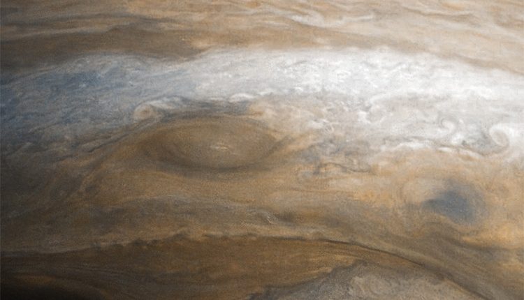 Атмосферные волны на Юпитере — уникальная фотография зонда Juno
