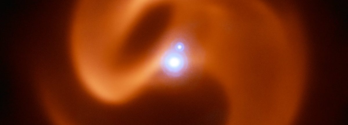 Космический змей — уникальная фотография телескопа VLT