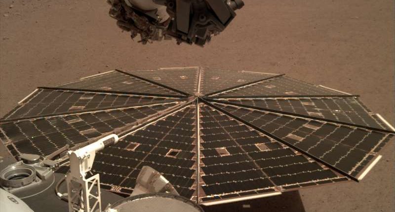 Аппарат InSight впервые записал шум марсианского ветра