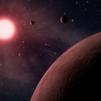 Экзопланета K2-22b распадается на части