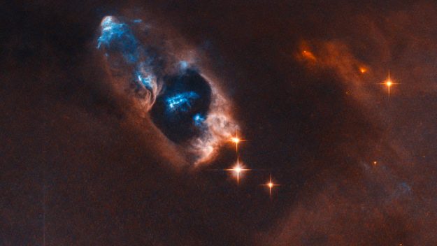 НАСА опубликовало снимки ярко-синих объектов в космосе