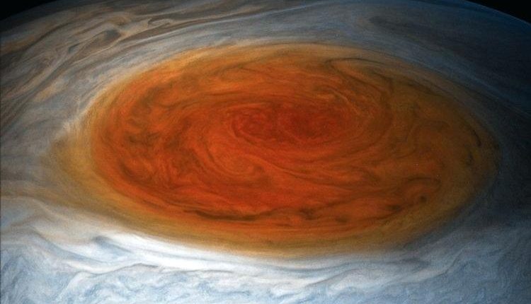 Последнее исследование данных Juno выявило неожиданную особенность Большого Красного пятна Юпитера