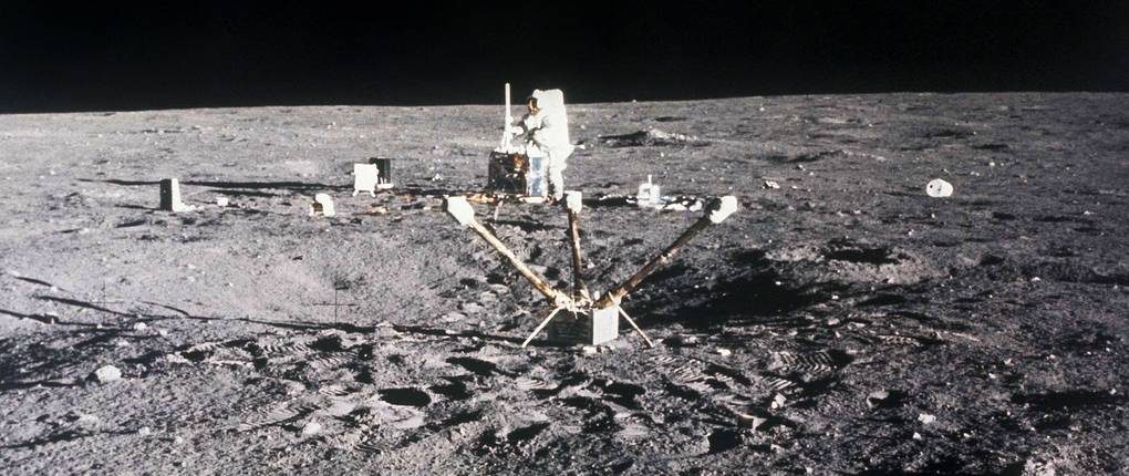 США хочет возглавить исследования на Луне