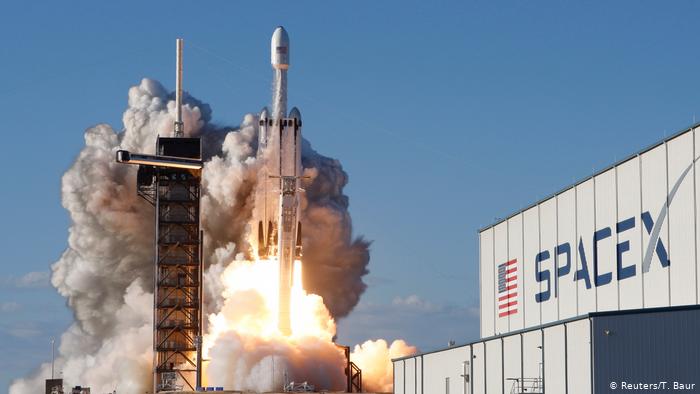 SpaceX выполнила успешный запуск ракеты Falcon Heavy
