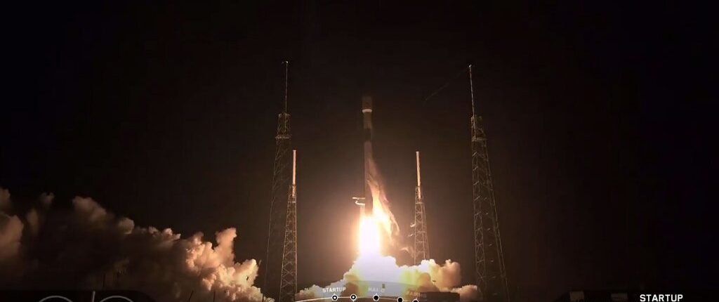 SpaceX запускает первые 60 спутников для создания мировой сети Интернет