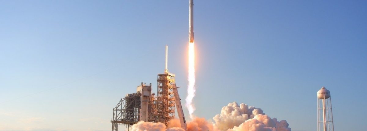 Спутники Starlink не полетят: SpaceX отложила запуск ракеты