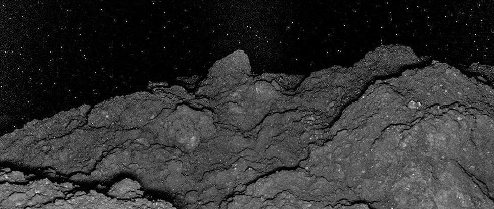 Потрясающие фотографии показывают что-то странно знакомое в скалах астероида Рюгу