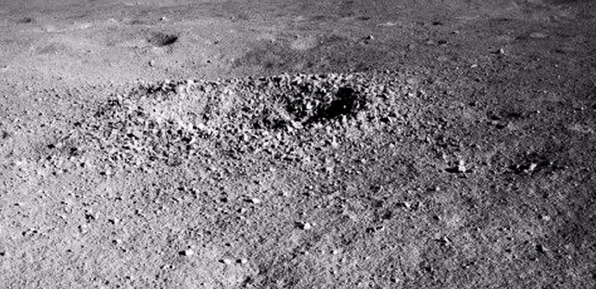 Китайский луноход обнаружил «гелеобразное» вещество на темной стороне Луны