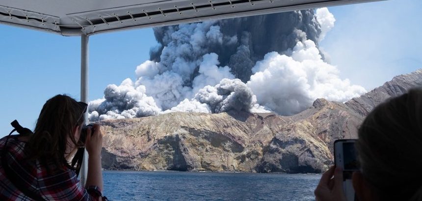 Вот почему об извержении вулкана «Белый остров» в Новой Зеландии никто не предупредил