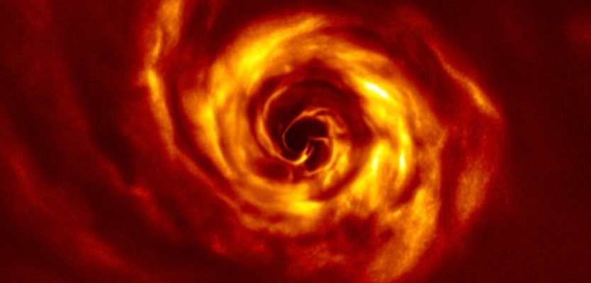 Потрясающие снимки показывают турбулентное рождение гигантской планеты