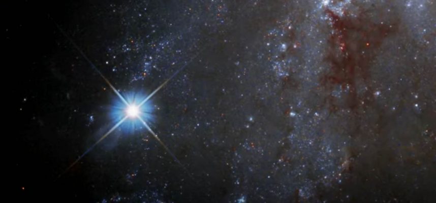 Удивительная съемка с телескопа Хаббл показывает, как звезда буквально взрывается в небытии