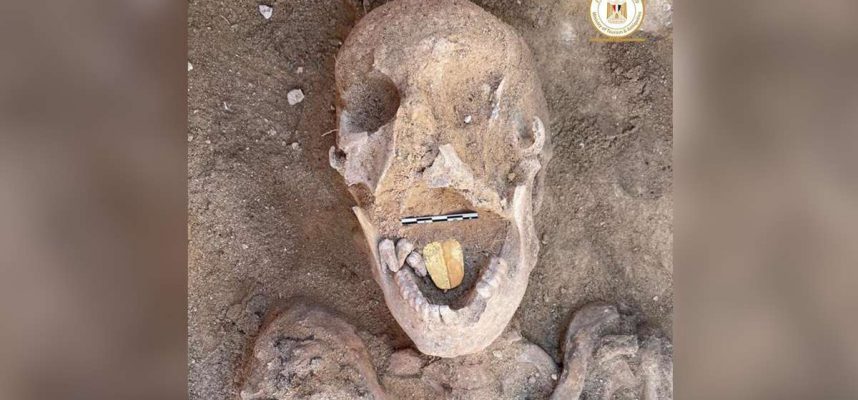 2000-летняя мумия с золотым языком, обнаружена в Египте
