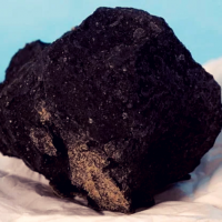 Обломок камня, найденный в поле, оказался древним метеоритом возрастом 4,6 миллиарда лет
