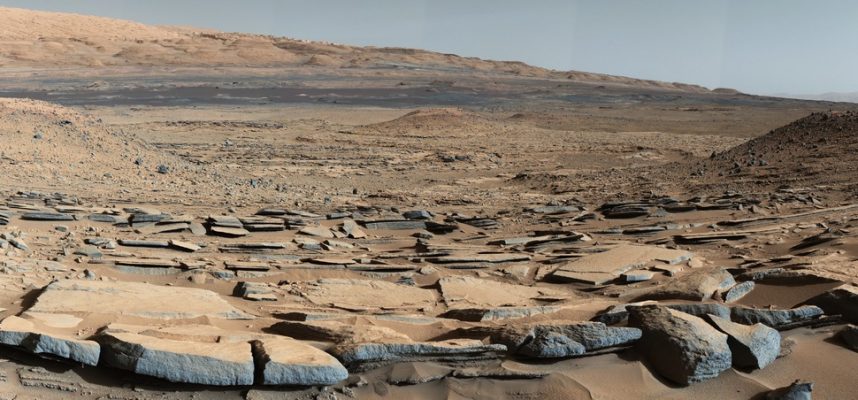 Марсоход Curiosity исследовал гигантский кратер 9 лет. Возможно, озера на дне не существовало