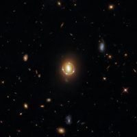 Хаббл запечатлел потрясающее «кольцо Эйнштейна»