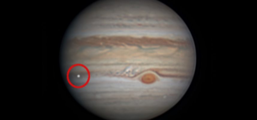 Что-то гигантское только что врезалось в Юпитер