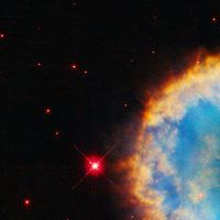 Великолепный снимок телескопа Хаббл показывает будущее Солнца