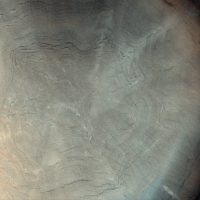 Этот гигантский кратер на Марсе выглядит жутко похожим на пень
