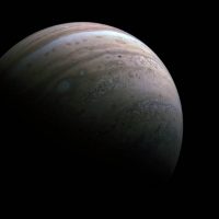 На последней фотографии Юпитера, сделанной Juno, скрывается потрясающая деталь