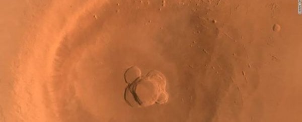 Китайский зонд успешно сфотографировал всю поверхность Марса во всей его красе