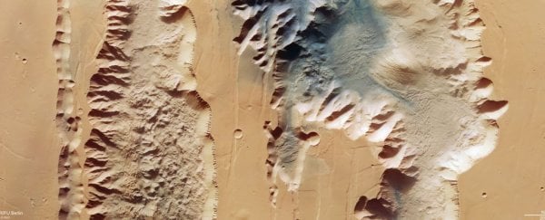 Mars Express предлагает поистине эпические виды на самый большой каньон Солнечной системы