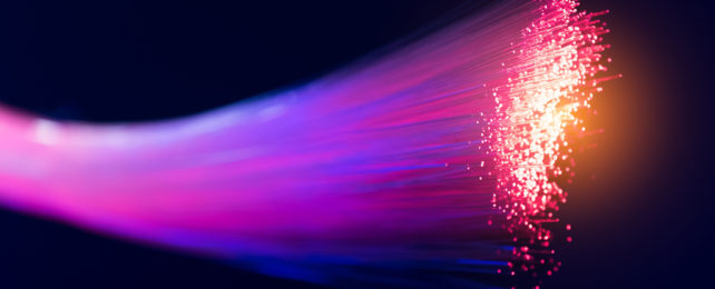 Один лазер передал секундный интернет-трафик в рекордно короткие сроки