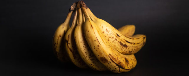 Все бананы действительно радиоактивны. Эксперт объясняет, что это значит