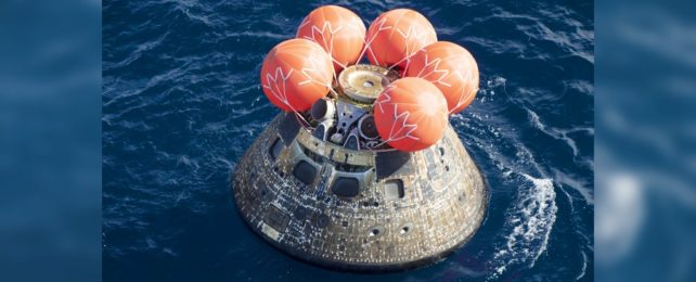 Космический корабль НАСА «Орион» успешно вернулся на Землю после исторической миссии на Луну
