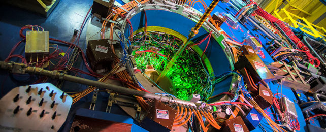 Таинственный квантовый феномен позволяет нам заглянуть внутрь атомного ядра