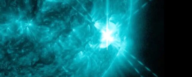 Экстремальная солнечная вспышка X-класса ударила по Земле, вызвав отключение радио