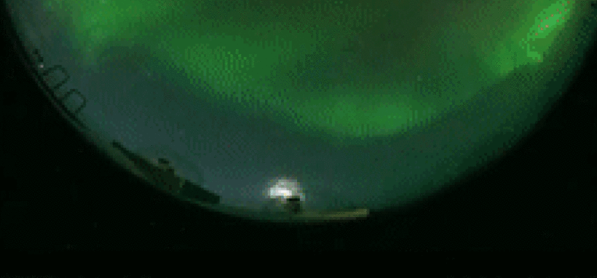 Что вызвало появление этой странной светящейся спирали над Аляской? Есть простой ответ