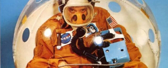 У НАСА был план спасения астронавтов космического корабля с помощью большого тканевого шара