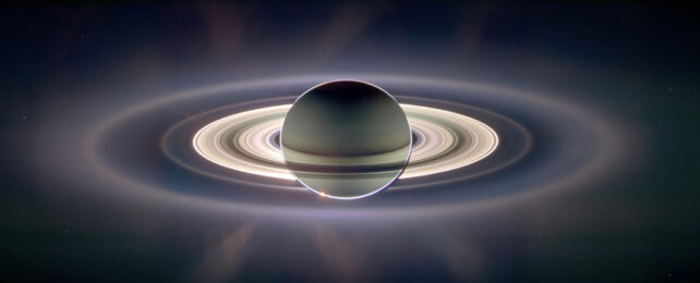 Новое исследование показывает, насколько нам повезло быть свидетелями невероятных колец Сатурна