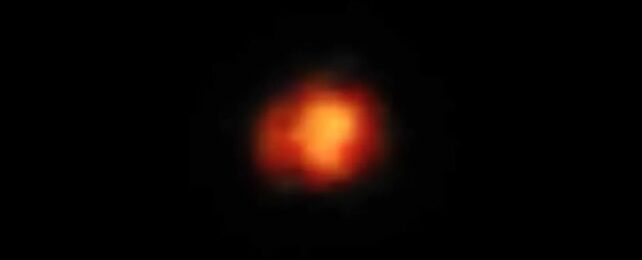 Официально: это красное пятно — одна из самых ранних галактик, которые когда-либо видели