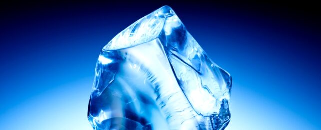 Обнаружена странная форма льда, которая тает только при очень высоких температурах