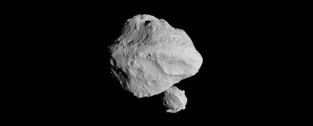 Зонд НАСА обнаружил скрытый сюрприз во время пролета астероида