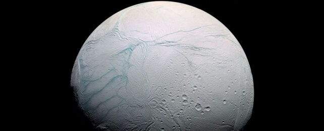 Исследования показывают, что на океанском спутнике Сатурна, Энцеладе, есть все строительные блоки для жизни