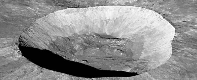Этот кратер может быть местом, где «вторая луна» Земли откололась от первой