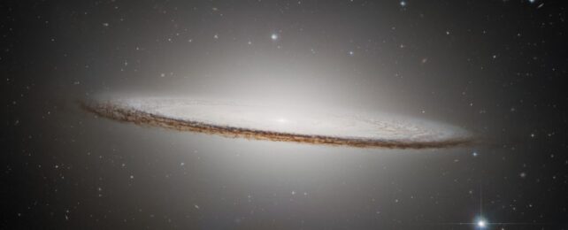 Хаббл пересматривает великолепную галактику Сомбреро в потрясающем новом изображении